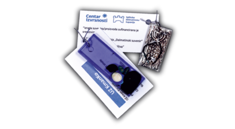 Privjesak od kristalne smole